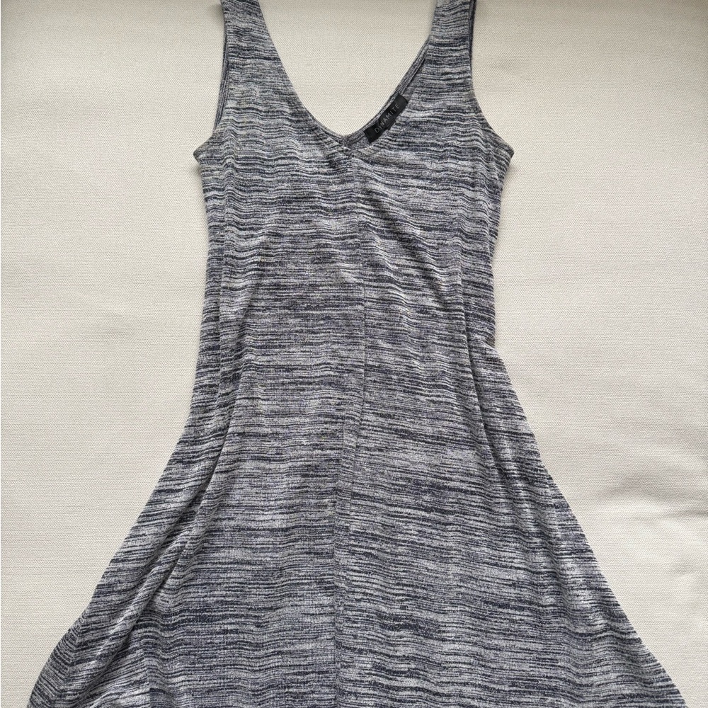 Dynamite Heathered Gray V-Neck Sleeveless Midi Dress